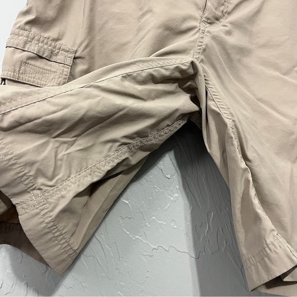 Men’s North Face Tan Hiking Shorts Size large  Cargo Utility nylon - Picture 10 of 13